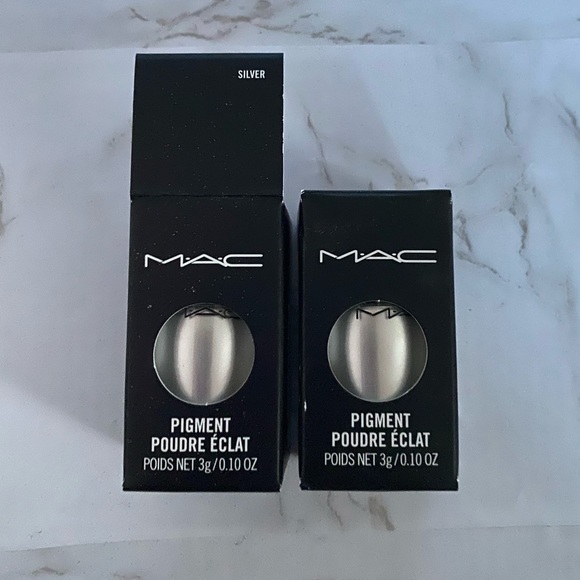 MAC Cosmetics Pigment - ‘Silver’ - Picture 2 of 2